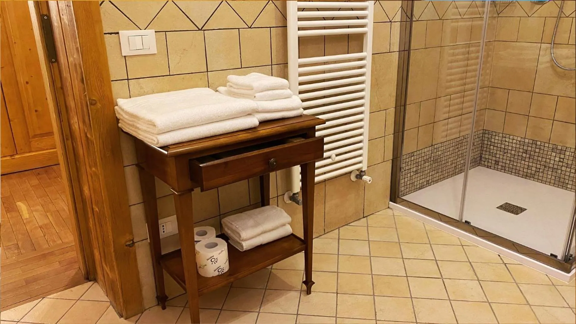 Hotel Locanda Al Cacciatore Nervesa della Battaglia Italien