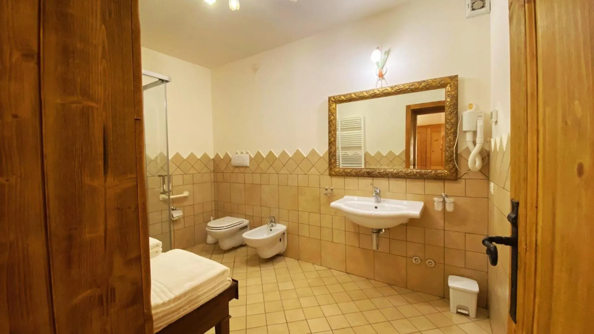 Locanda Al Cacciatore Nervesa della Battaglia 0*,